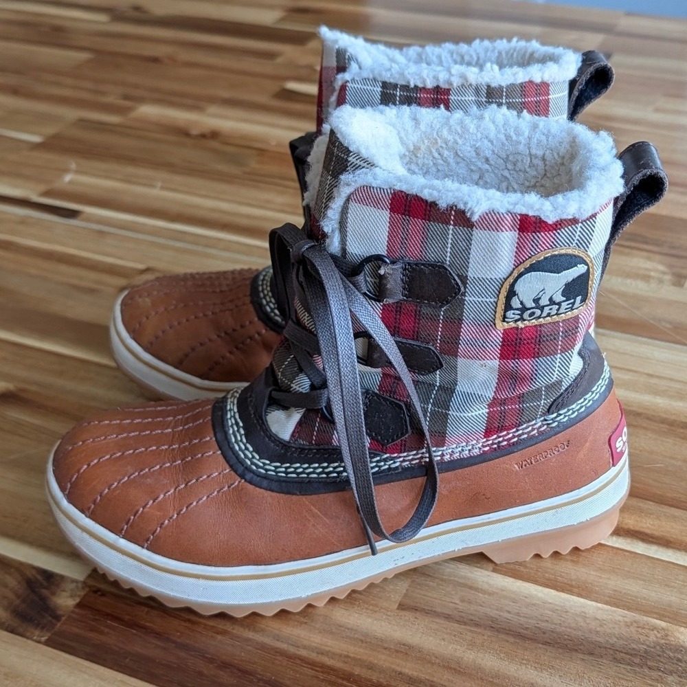 Sorel Out N About Waterproof Tovoli Boots Plaid Faux Shearling Women's 6.5